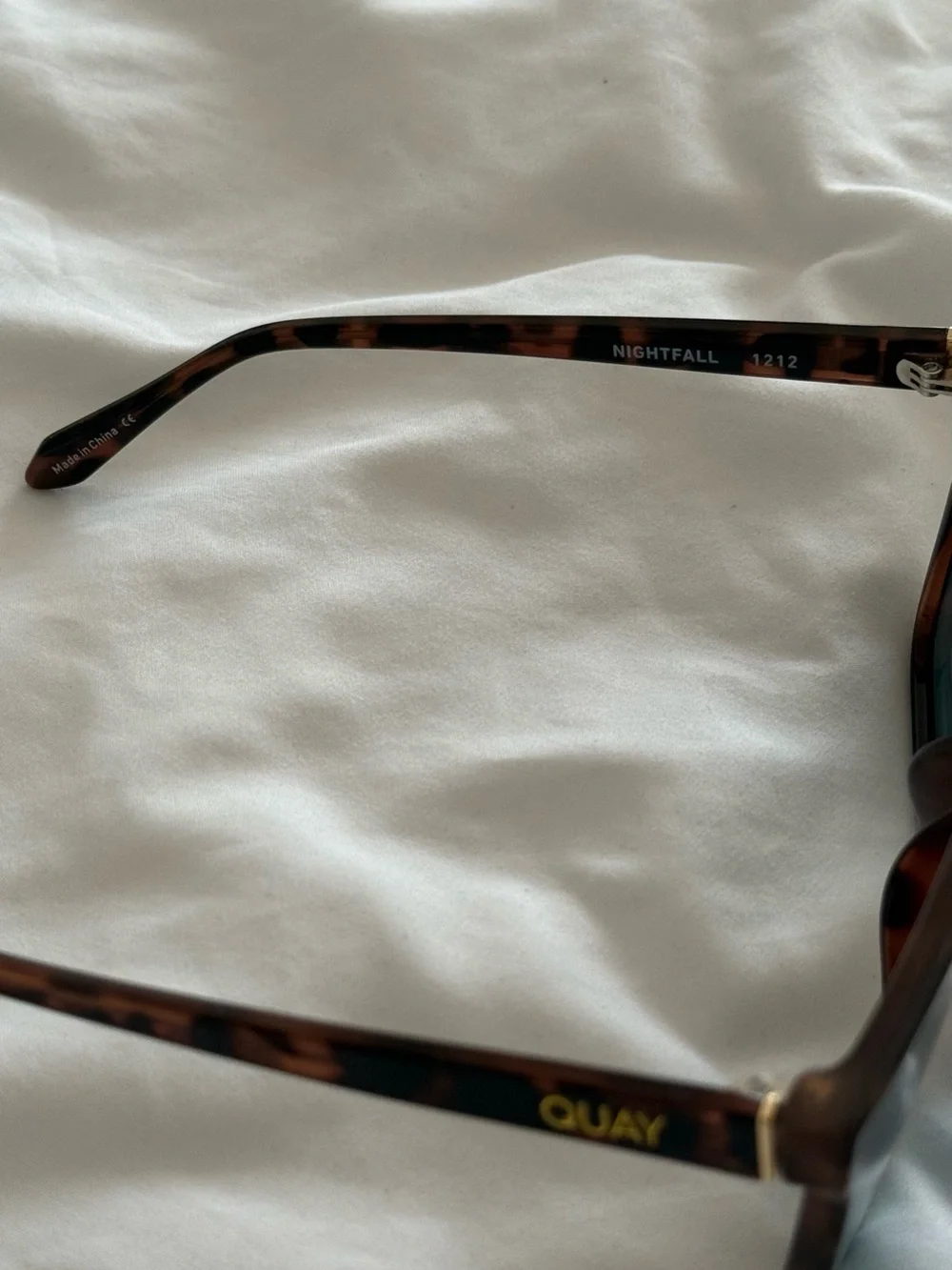 QUAY Nightfall 1212 Oversized Square Shield Sunglasses Tortoise / Blue Lens Rare